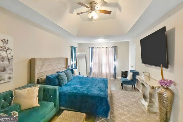 3460 Estate Lake Drive, Fairburn, GA 30213