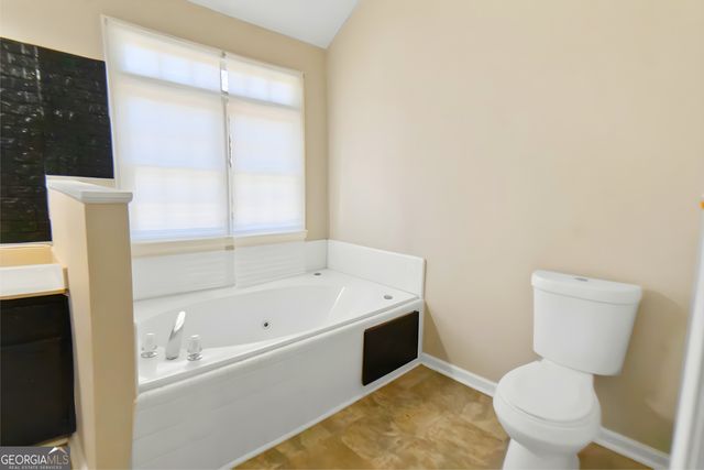 3460 Estate Lake Drive, Fairburn, GA 30213