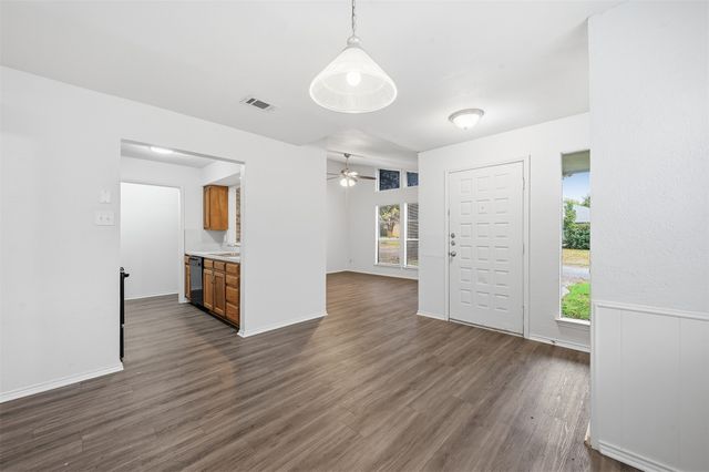 518 Guerin Drive, Arlington, TX 76012