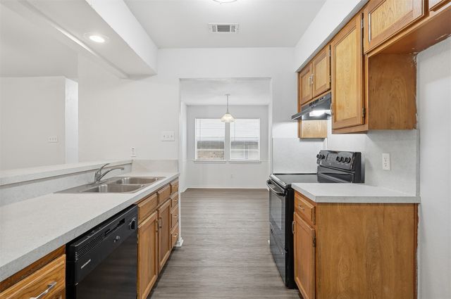 518 Guerin Drive, Arlington, TX 76012