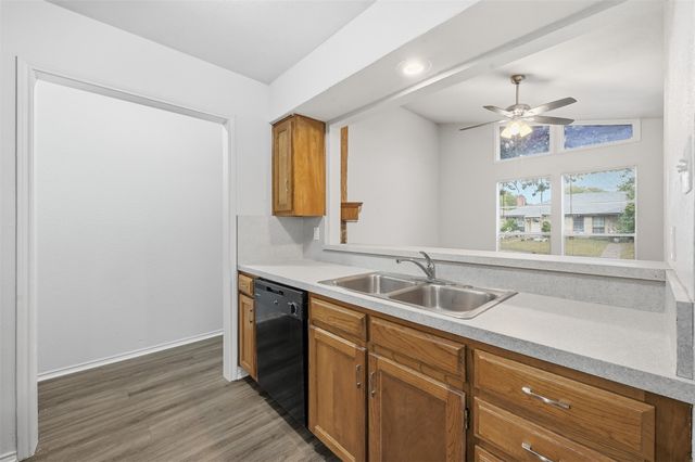 518 Guerin Drive, Arlington, TX 76012