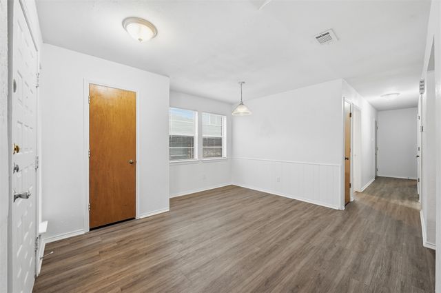 518 Guerin Drive, Arlington, TX 76012