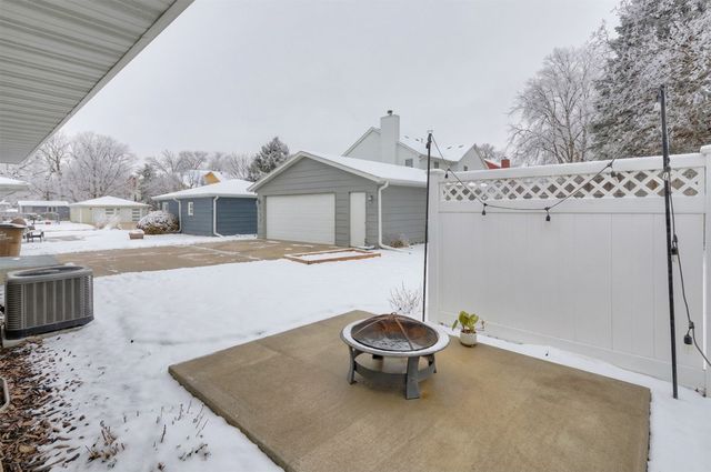 2509 Fairlawn Drive, West Des Moines, IA 50265
