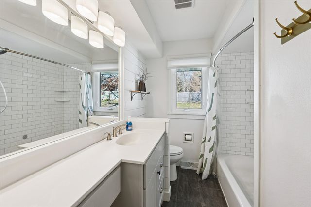 2509 Fairlawn Drive, West Des Moines, IA 50265