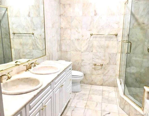 171 Great Neck, Great Neck, NY 11021