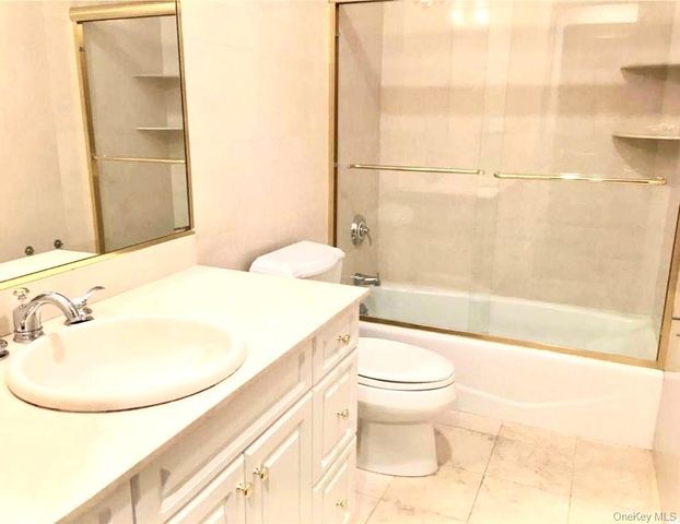 171 Great Neck, Great Neck, NY 11021