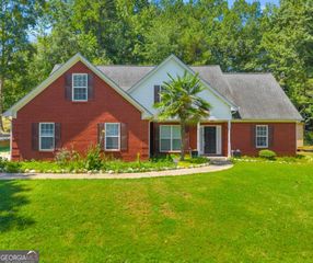 25 Castlehill Court, Covington, GA 30016