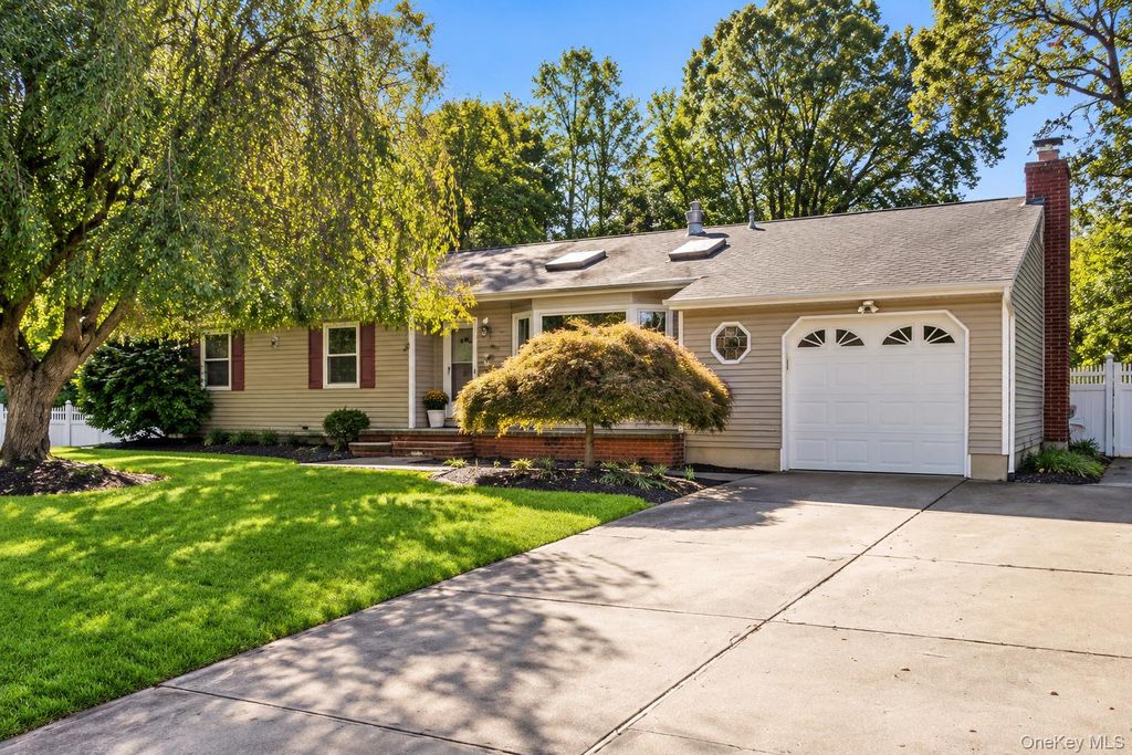 46 Cedar Street, Selden, NY 11784 — exterior
