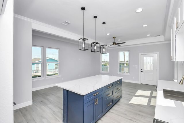 1008 20th Street, Dickinson, TX 77539