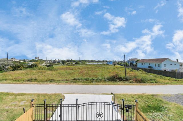1008 20th Street, Dickinson, TX 77539