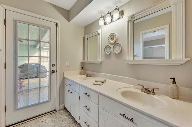 18623 Prince William Lane, Houston, TX 77058
