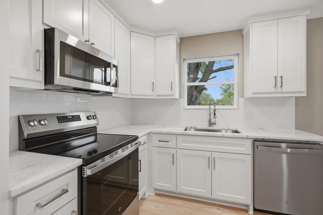 1004 S 1st Street, Sherman, TX 75090