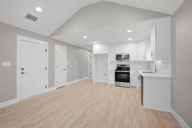 1004 S 1st Street, Sherman, TX 75090