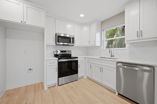 1004 S 1st Street, Sherman, TX 75090