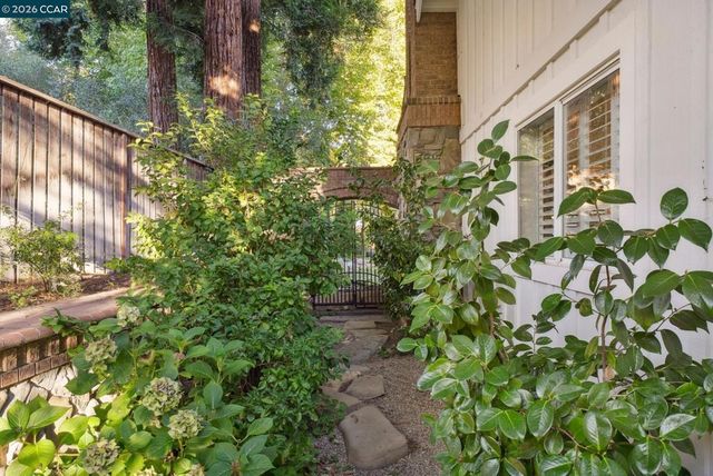 2031 Scarlet Oak Pl, Danville, CA 94506