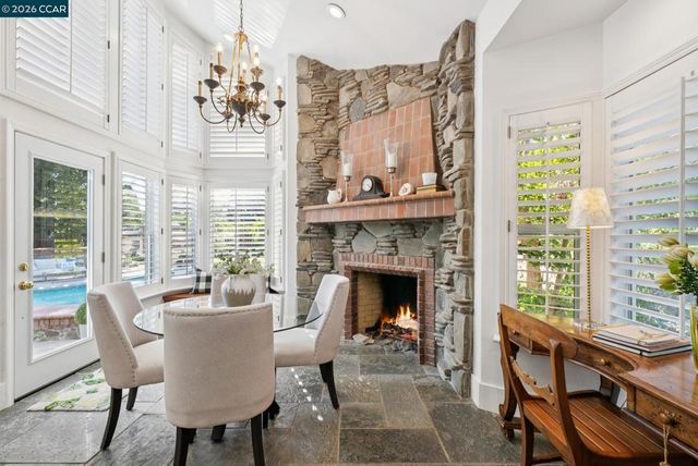 2031 Scarlet Oak Pl, Danville, CA 94506