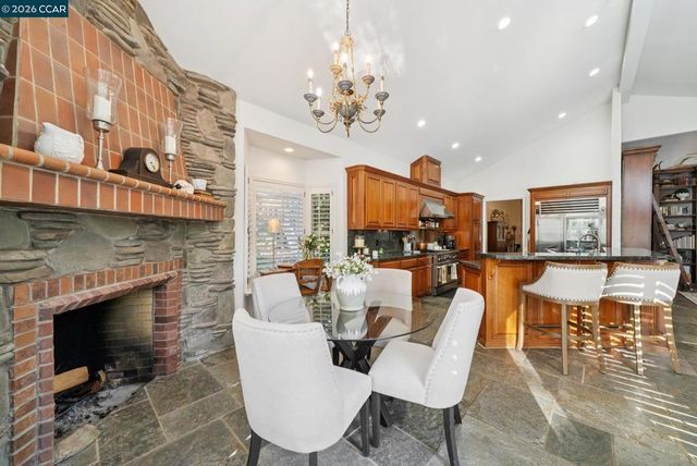 2031 Scarlet Oak Pl, Danville, CA 94506