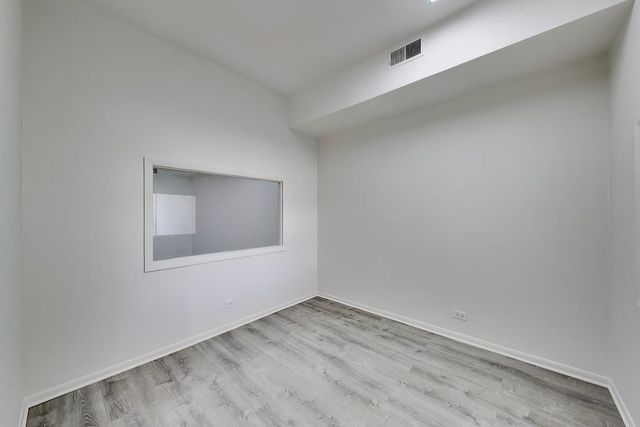 1667-1675 E oakton Street, Des Plaines, IL 60018