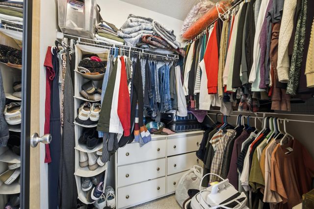 1573 43rd Avenue S, Moorhead, MN 56560