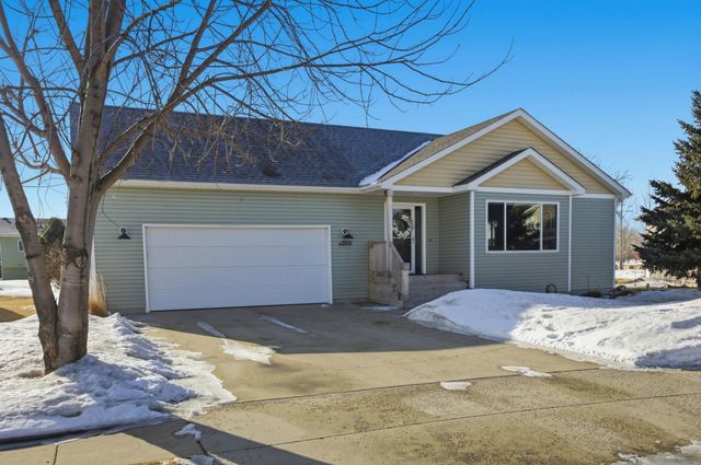 1573 43rd Avenue S, Moorhead, MN 56560