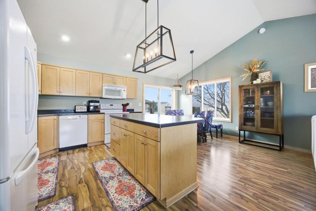 1573 43rd Avenue S, Moorhead, MN 56560