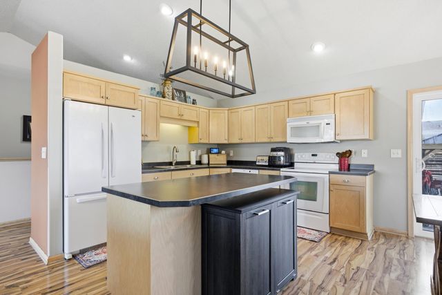 1573 43rd Avenue S, Moorhead, MN 56560