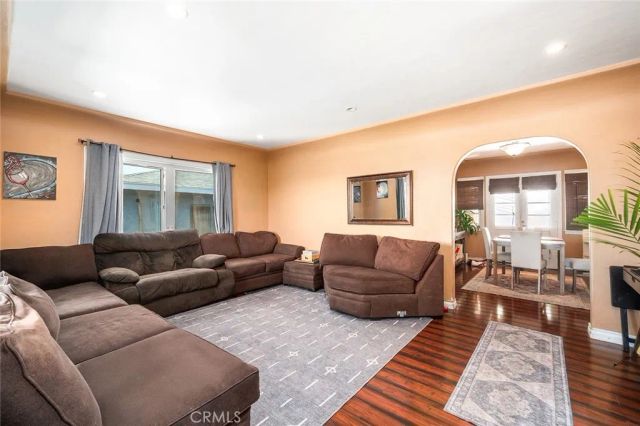 1516 Kurtz, Los Angeles, CA 90063