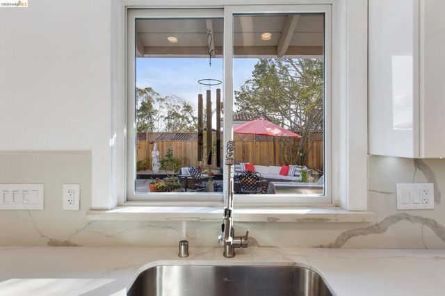 13255 Clairepointe Way, Oakland, CA 94619