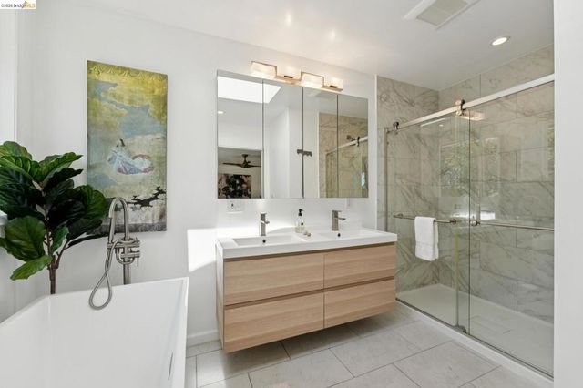13255 Clairepointe Way, Oakland, CA 94619