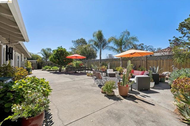 13255 Clairepointe Way, Oakland, CA 94619