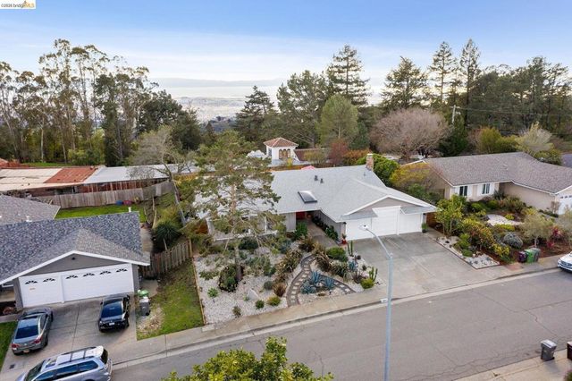 13255 Clairepointe Way, Oakland, CA 94619