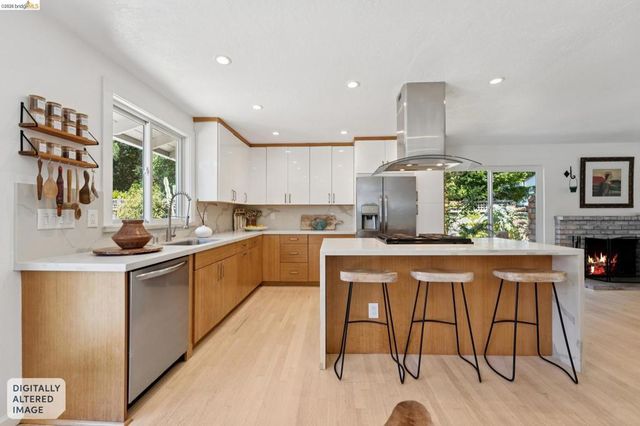13255 Clairepointe Way, Oakland, CA 94619