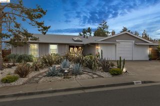 13255 Clairepointe Way, Oakland, CA 94619