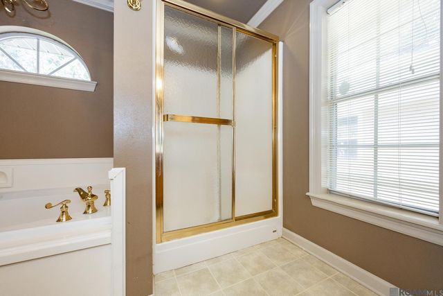 2488 Oak Alley Dr, Port Allen, LA 70767