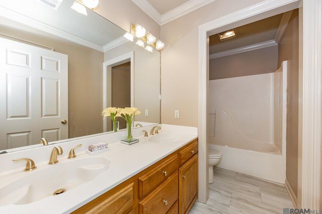 2488 Oak Alley Dr, Port Allen, LA 70767