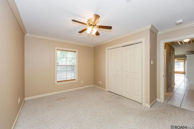 2488 Oak Alley Dr, Port Allen, LA 70767