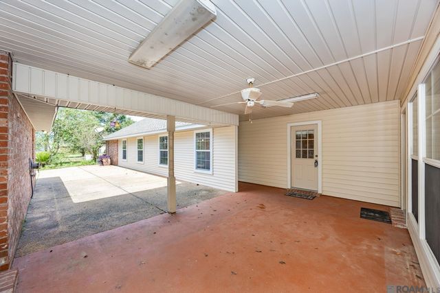 2488 Oak Alley Dr, Port Allen, LA 70767