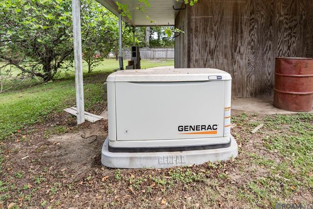 2488 Oak Alley Dr, Port Allen, LA 70767