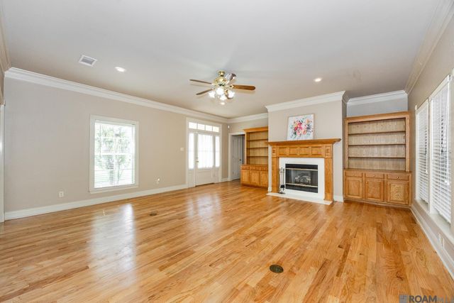 2488 Oak Alley Dr, Port Allen, LA 70767