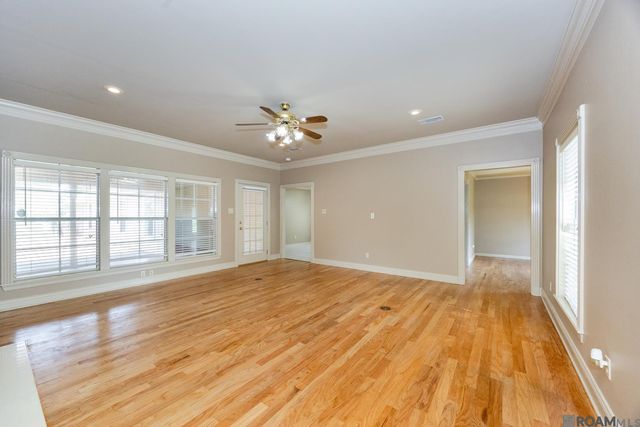 2488 Oak Alley Dr, Port Allen, LA 70767