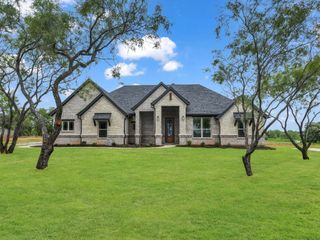 1044 Arbor Vista Drive, Azle, TX 76020