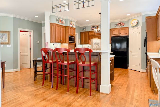 2034 Stratford Court SE, Decatur, AL 35601