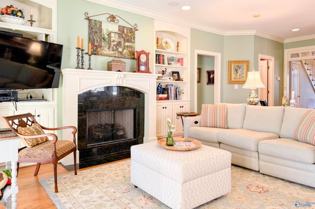 2034 Stratford Court SE, Decatur, AL 35601