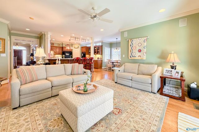 2034 Stratford Court SE, Decatur, AL 35601