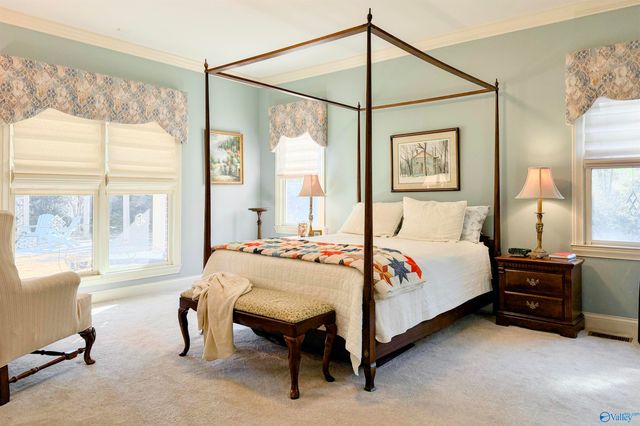 2034 Stratford Court SE, Decatur, AL 35601