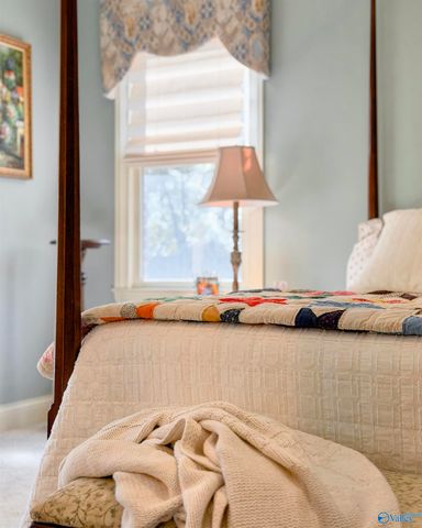 2034 Stratford Court SE, Decatur, AL 35601