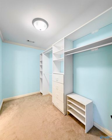 2034 Stratford Court SE, Decatur, AL 35601