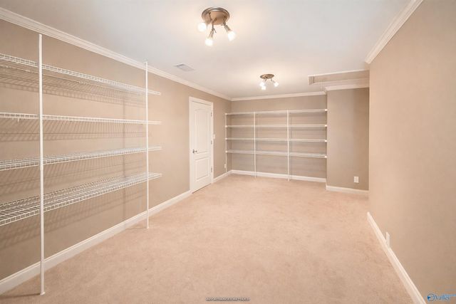 2034 Stratford Court SE, Decatur, AL 35601