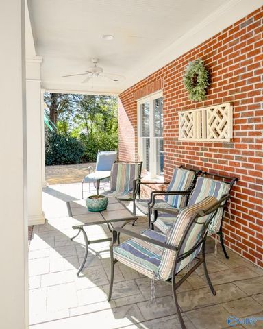 2034 Stratford Court SE, Decatur, AL 35601