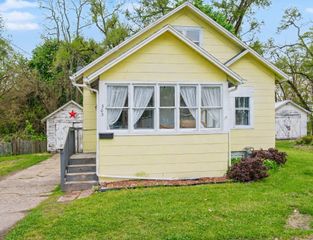 303 N Lowe Street, Dowagiac City, MI 49047